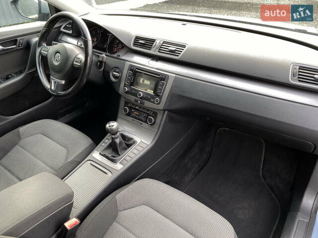 Серый Фольксваген Пассат, объемом двигателя 1.6 л и пробегом 285 тыс. км за 8200 $, фото 57 на Automoto.ua