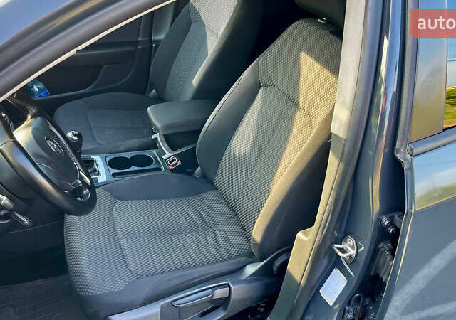 Серый Фольксваген Пассат, объемом двигателя 1.6 л и пробегом 370 тыс. км за 8500 $, фото 9 на Automoto.ua