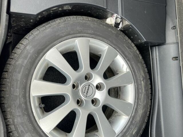 Серый Фольксваген Пассат, объемом двигателя 2 л и пробегом 270 тыс. км за 10300 $, фото 7 на Automoto.ua