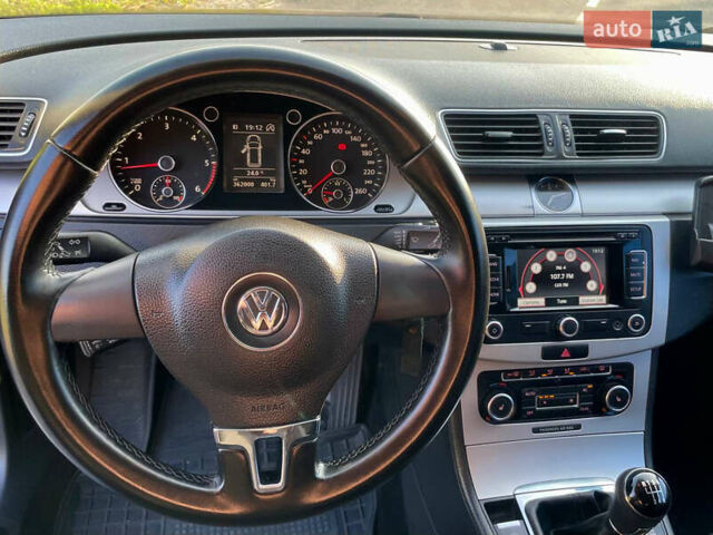 Серый Фольксваген Пассат, объемом двигателя 1.6 л и пробегом 370 тыс. км за 8500 $, фото 11 на Automoto.ua