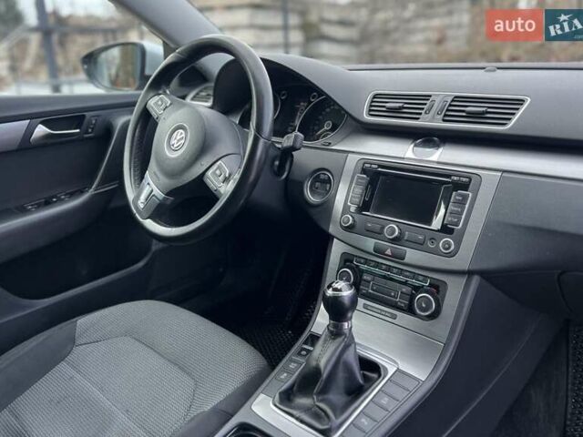 Серый Фольксваген Пассат, объемом двигателя 1.97 л и пробегом 287 тыс. км за 10300 $, фото 5 на Automoto.ua