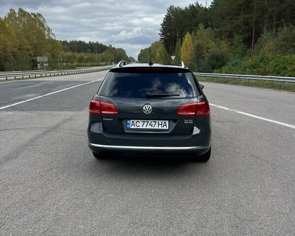 Серый Фольксваген Пассат, объемом двигателя 1.97 л и пробегом 303 тыс. км за 11000 $, фото 4 на Automoto.ua