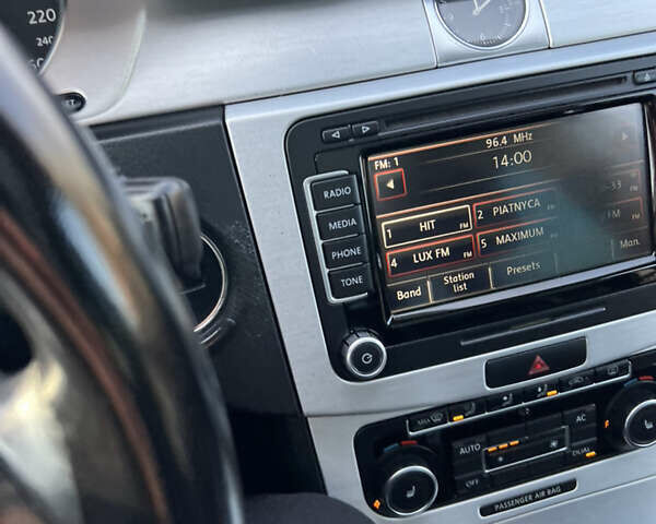 Серый Фольксваген Пассат, объемом двигателя 2 л и пробегом 319 тыс. км за 8200 $, фото 29 на Automoto.ua