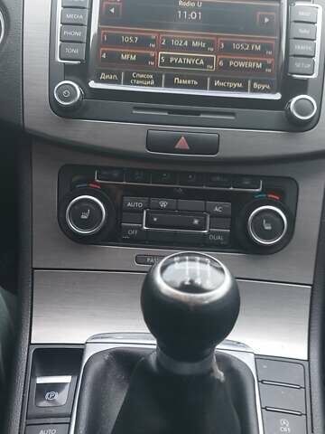 Сірий Фольксваген Пассат, об'ємом двигуна 2 л та пробігом 310 тис. км за 10000 $, фото 5 на Automoto.ua