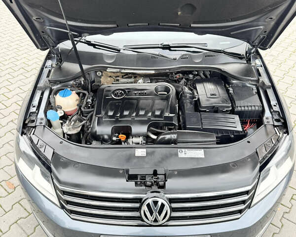 Серый Фольксваген Пассат, объемом двигателя 1.97 л и пробегом 303 тыс. км за 9599 $, фото 35 на Automoto.ua