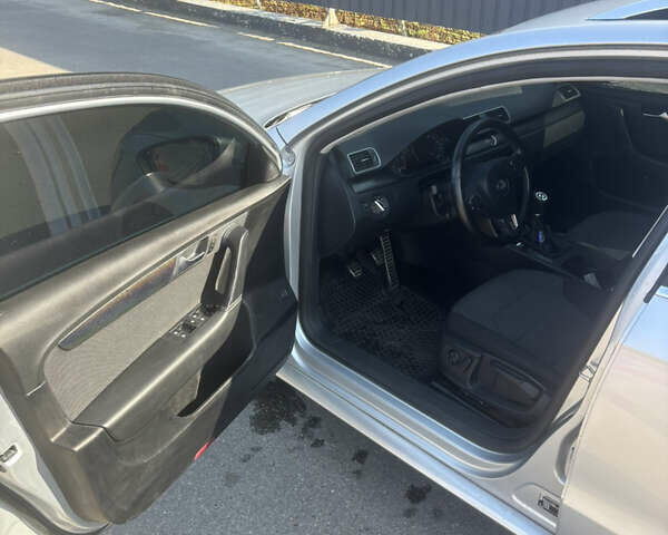 Серый Фольксваген Пассат, объемом двигателя 1.97 л и пробегом 228 тыс. км за 9500 $, фото 3 на Automoto.ua