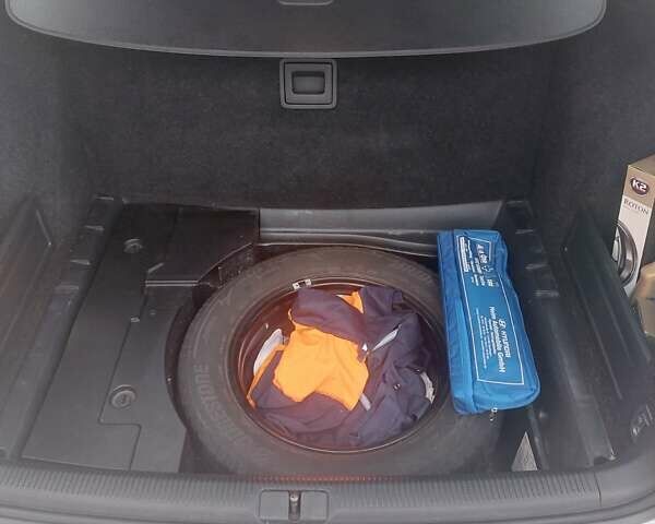 Серый Фольксваген Пассат, объемом двигателя 1.6 л и пробегом 170 тыс. км за 9800 $, фото 10 на Automoto.ua