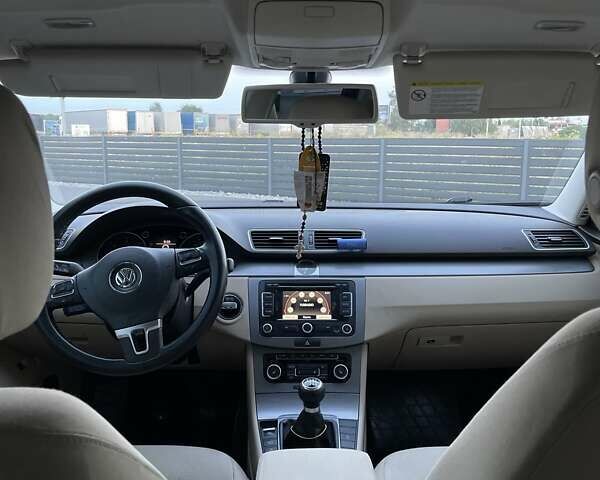 Серый Фольксваген Пассат, объемом двигателя 1.6 л и пробегом 292 тыс. км за 8299 $, фото 23 на Automoto.ua