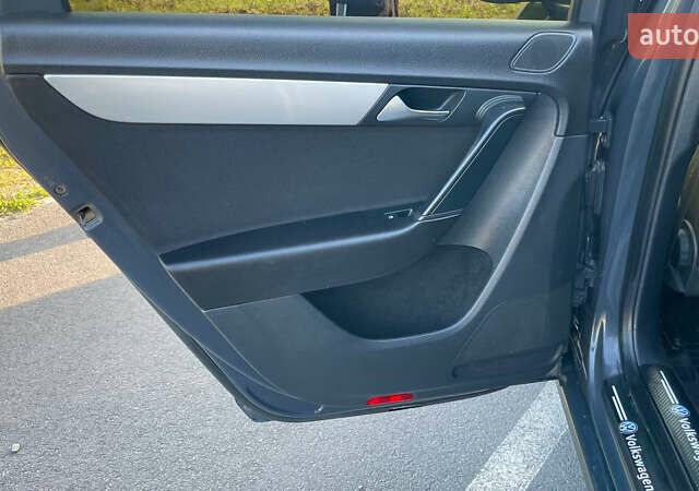 Серый Фольксваген Пассат, объемом двигателя 1.6 л и пробегом 370 тыс. км за 8500 $, фото 17 на Automoto.ua