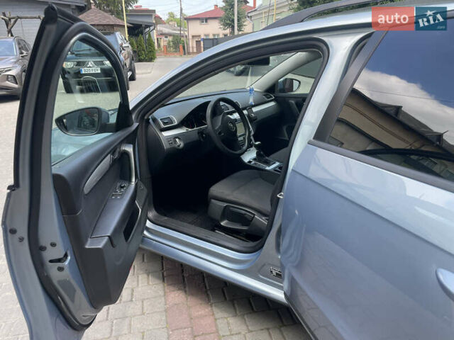 Фольксваген Пассат 2011 в Ивано-Франковске на Automoto.ua Серый Фольксваген Пассат, объемом двигателя 1.97 л и пробегом 262 тыс. км за 8450 $, фото 15 на Automoto.ua