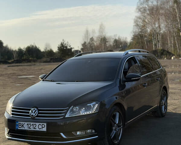Серый Фольксваген Пассат, объемом двигателя 2 л и пробегом 363 тыс. км за 11000 $, фото 1 на Automoto.ua