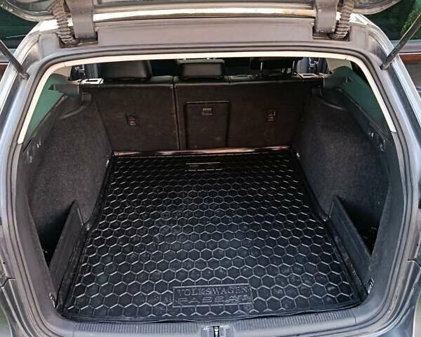 Серый Фольксваген Пассат, объемом двигателя 1.97 л и пробегом 290 тыс. км за 12000 $, фото 28 на Automoto.ua