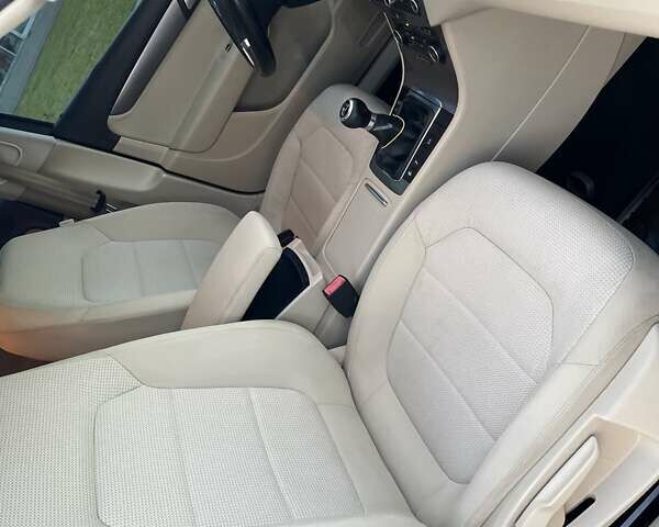 Серый Фольксваген Пассат, объемом двигателя 1.6 л и пробегом 292 тыс. км за 8299 $, фото 36 на Automoto.ua