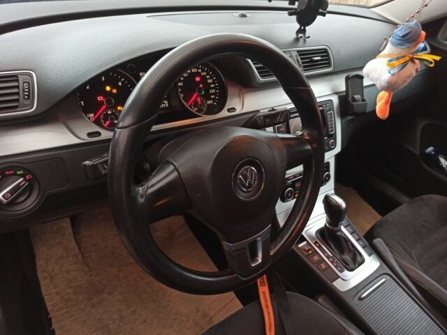 Серый Фольксваген Пассат, объемом двигателя 2 л и пробегом 287 тыс. км за 11200 $, фото 5 на Automoto.ua