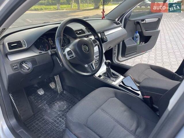 Серый Фольксваген Пассат, объемом двигателя 1.6 л и пробегом 255 тыс. км за 8000 $, фото 8 на Automoto.ua