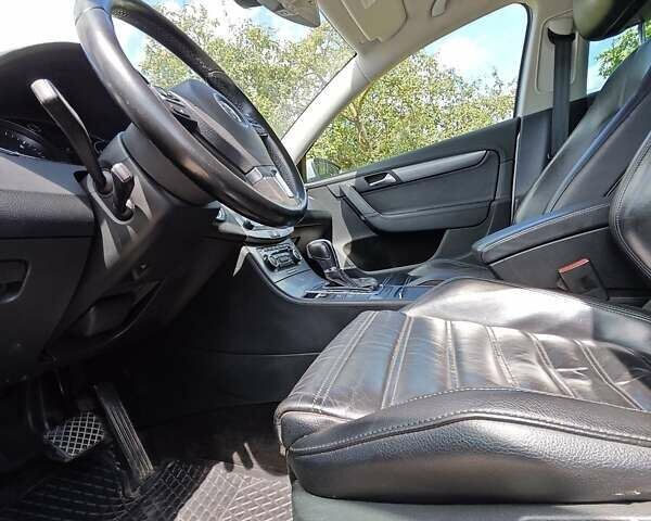 Серый Фольксваген Пассат, объемом двигателя 2 л и пробегом 313 тыс. км за 11000 $, фото 4 на Automoto.ua