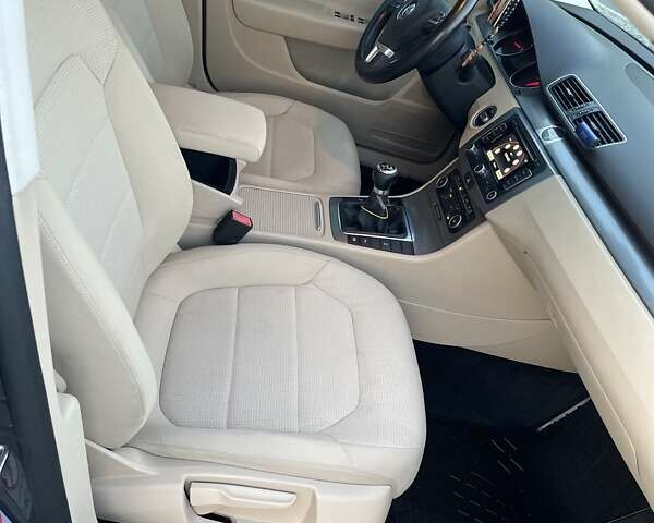 Серый Фольксваген Пассат, объемом двигателя 1.6 л и пробегом 292 тыс. км за 8299 $, фото 20 на Automoto.ua