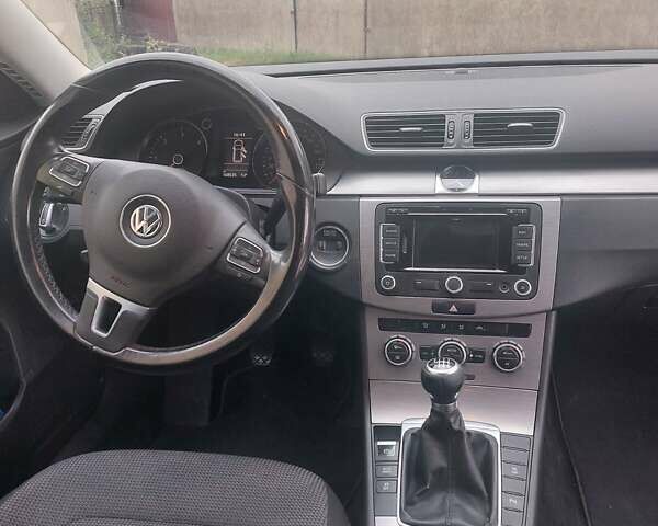 Серый Фольксваген Пассат, объемом двигателя 1.6 л и пробегом 170 тыс. км за 9800 $, фото 13 на Automoto.ua