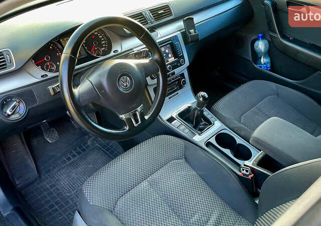 Серый Фольксваген Пассат, объемом двигателя 1.6 л и пробегом 370 тыс. км за 8500 $, фото 10 на Automoto.ua