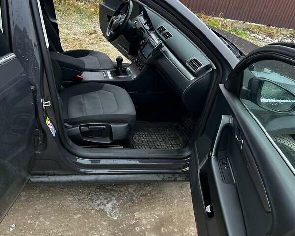 Серый Фольксваген Пассат, объемом двигателя 1.6 л и пробегом 320 тыс. км за 8300 $, фото 12 на Automoto.ua