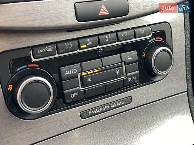 Серый Фольксваген Пассат, объемом двигателя 1.6 л и пробегом 285 тыс. км за 8200 $, фото 38 на Automoto.ua