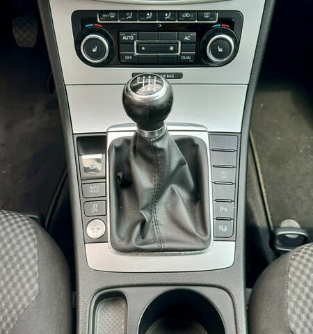 Серый Фольксваген Пассат, объемом двигателя 1.6 л и пробегом 230 тыс. км за 9000 $, фото 26 на Automoto.ua