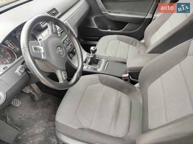 Сірий Фольксваген Пассат, об'ємом двигуна 1.4 л та пробігом 150 тис. км за 8300 $, фото 19 на Automoto.ua