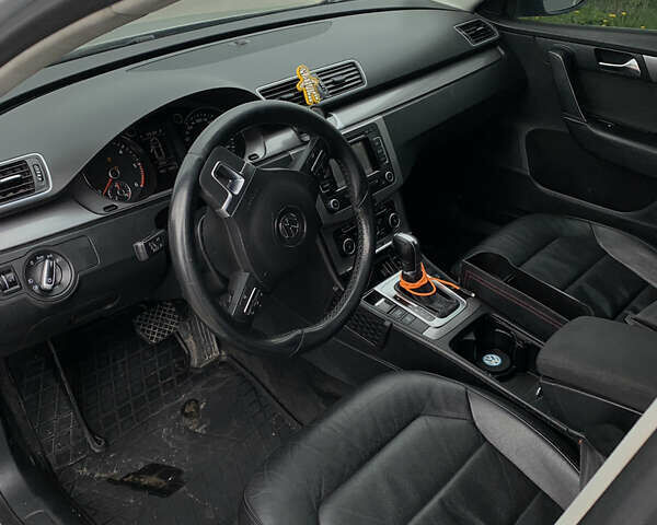 Сірий Фольксваген Пассат, об'ємом двигуна 2 л та пробігом 340 тис. км за 10900 $, фото 12 на Automoto.ua