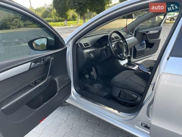 Серый Фольксваген Пассат, объемом двигателя 1.6 л и пробегом 255 тыс. км за 7900 $, фото 9 на Automoto.ua