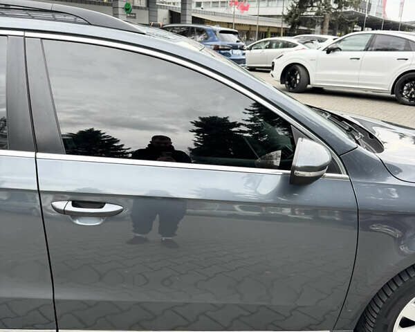 Серый Фольксваген Пассат, объемом двигателя 1.97 л и пробегом 303 тыс. км за 9599 $, фото 9 на Automoto.ua