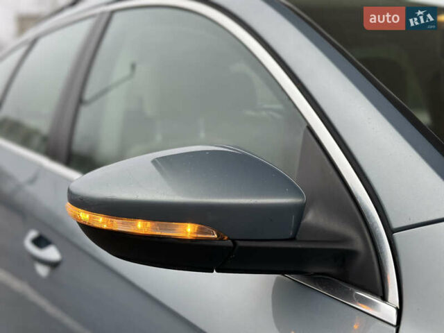 Серый Фольксваген Пассат, объемом двигателя 1.97 л и пробегом 271 тыс. км за 10550 $, фото 9 на Automoto.ua