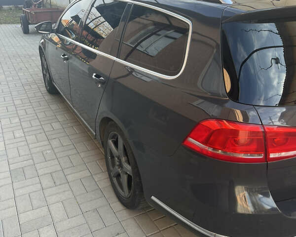 Серый Фольксваген Пассат, объемом двигателя 1.97 л и пробегом 331 тыс. км за 8200 $, фото 1 на Automoto.ua