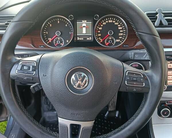 Серый Фольксваген Пассат, объемом двигателя 1.97 л и пробегом 290 тыс. км за 12000 $, фото 21 на Automoto.ua