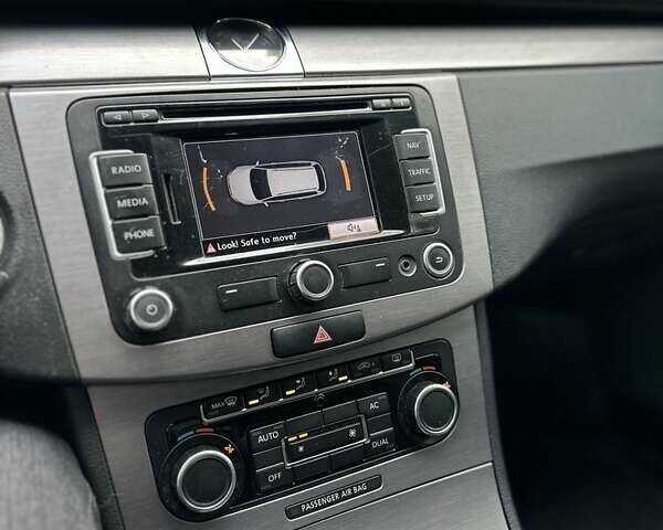 Сірий Фольксваген Пассат, об'ємом двигуна 1.6 л та пробігом 413 тис. км за 8200 $, фото 2 на Automoto.ua