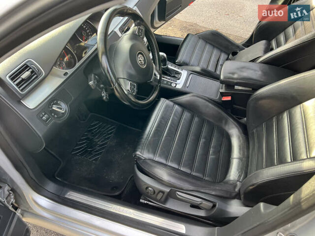 Серый Фольксваген Пассат, объемом двигателя 2 л и пробегом 319 тыс. км за 8200 $, фото 19 на Automoto.ua