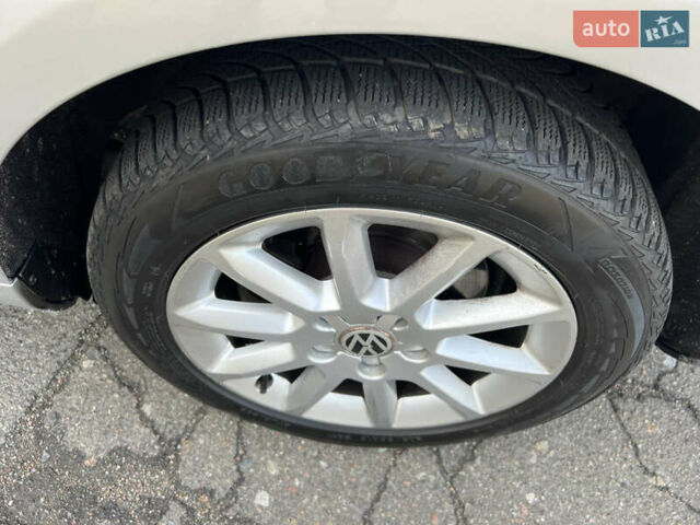 Серый Фольксваген Пассат, объемом двигателя 2 л и пробегом 319 тыс. км за 8200 $, фото 26 на Automoto.ua