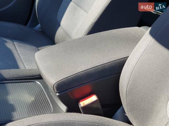 Серый Фольксваген Пассат, объемом двигателя 2 л и пробегом 243 тыс. км за 12800 $, фото 18 на Automoto.ua