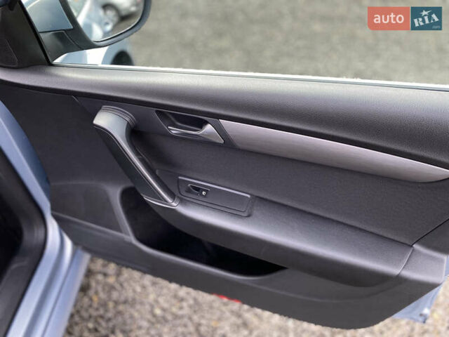 Серый Фольксваген Пассат, объемом двигателя 1.6 л и пробегом 285 тыс. км за 8200 $, фото 53 на Automoto.ua