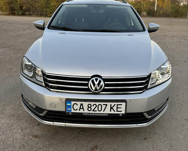 Серый Фольксваген Пассат, объемом двигателя 1.6 л и пробегом 276 тыс. км за 7000 $, фото 1 на Automoto.ua