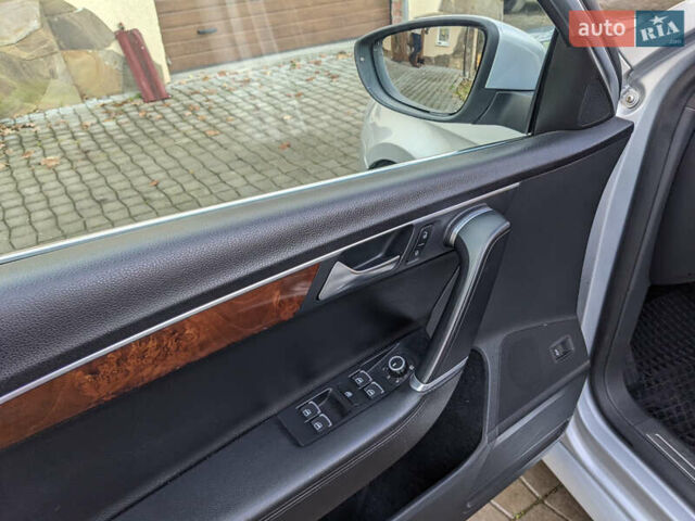 Серый Фольксваген Пассат, объемом двигателя 1.97 л и пробегом 280 тыс. км за 9500 $, фото 10 на Automoto.ua