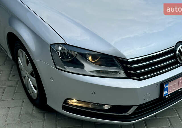 Серый Фольксваген Пассат, объемом двигателя 1.6 л и пробегом 230 тыс. км за 9000 $, фото 2 на Automoto.ua