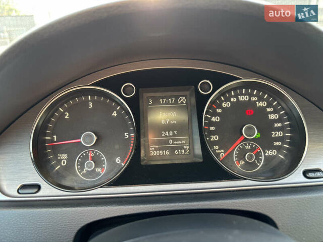 Серый Фольксваген Пассат, объемом двигателя 2 л и пробегом 310 тыс. км за 9900 $, фото 14 на Automoto.ua
