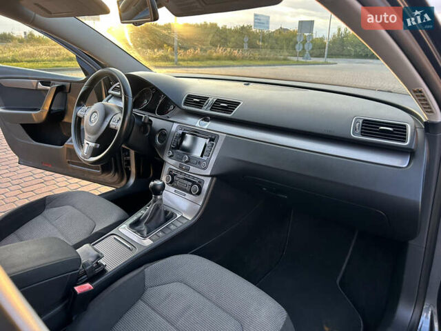 Сірий Фольксваген Пассат, об'ємом двигуна 1.6 л та пробігом 279 тис. км за 8900 $, фото 10 на Automoto.ua