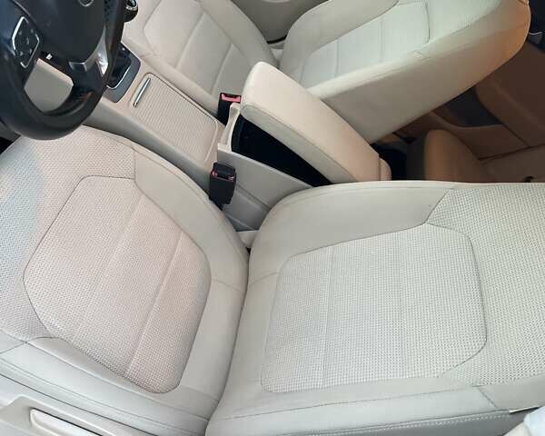 Серый Фольксваген Пассат, объемом двигателя 1.6 л и пробегом 292 тыс. км за 8299 $, фото 26 на Automoto.ua