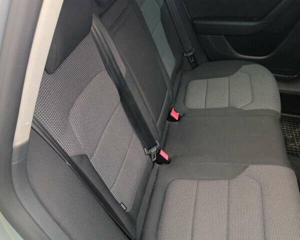 Серый Фольксваген Пассат, объемом двигателя 1.97 л и пробегом 174 тыс. км за 11900 $, фото 4 на Automoto.ua