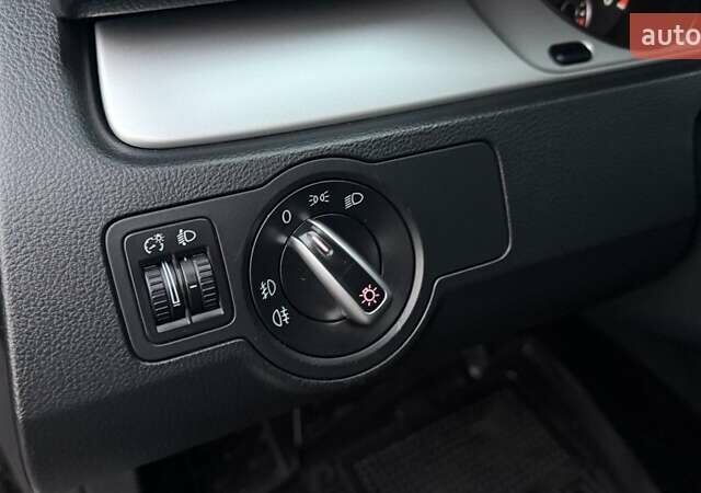 Сірий Фольксваген Пассат, об'ємом двигуна 1.6 л та пробігом 260 тис. км за 9250 $, фото 23 на Automoto.ua