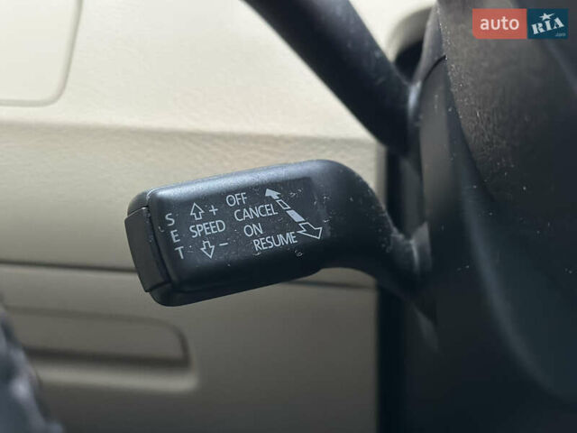 Серый Фольксваген Пассат, объемом двигателя 1.97 л и пробегом 271 тыс. км за 10550 $, фото 49 на Automoto.ua