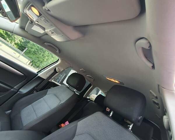 Серый Фольксваген Пассат, объемом двигателя 1.6 л и пробегом 319 тыс. км за 8500 $, фото 15 на Automoto.ua