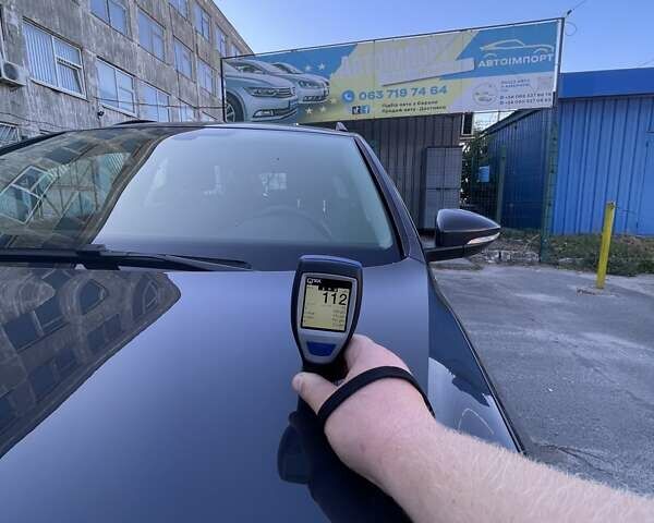 Серый Фольксваген Пассат, объемом двигателя 1.6 л и пробегом 229 тыс. км за 12500 $, фото 134 на Automoto.ua