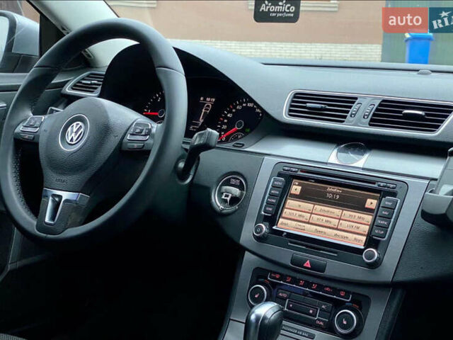 Серый Фольксваген Пассат, объемом двигателя 2 л и пробегом 281 тыс. км за 9800 $, фото 16 на Automoto.ua